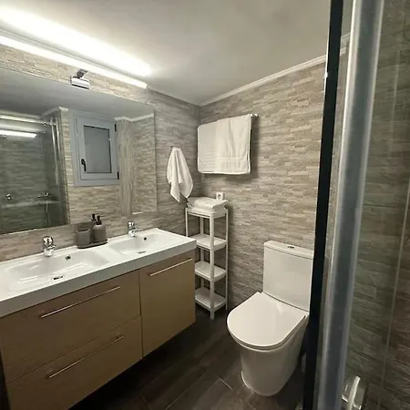 Spacious Stulish 2 Bd Flat Athens Exterior photo