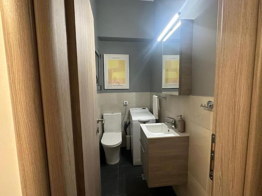 Spacious Stulish 2 Bd Flat