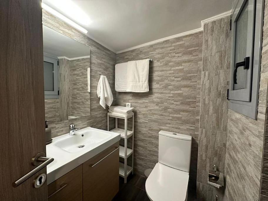 Spacious Stulish 2 Bd Flat Athen