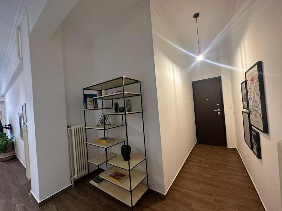 Spacious Stulish 2 Bd Flat Apartment *