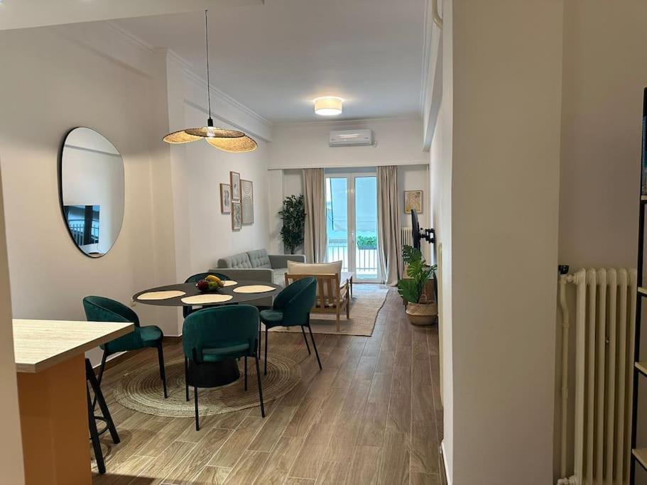 Spacious Stulish 2 Bd Flat